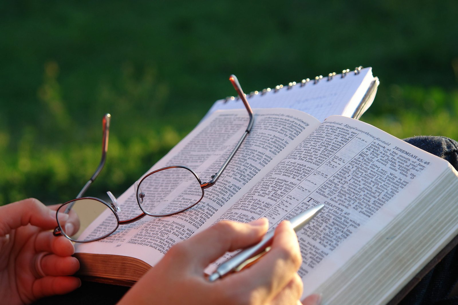 Best Bible Study Books for Daily Devotion